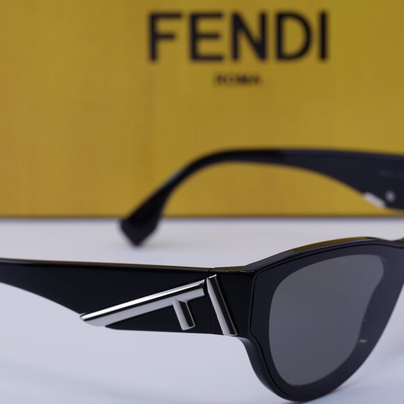 Fendi FE40135I 01A Cat Eye Sunglasses - Shiny Black/Smoke - Picture 5 of 11